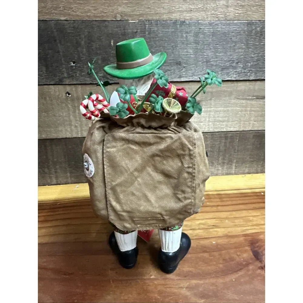 Possible Dreams Clothtique Irish Santa Smiling Eyes 2002 Musical & Lights - Box